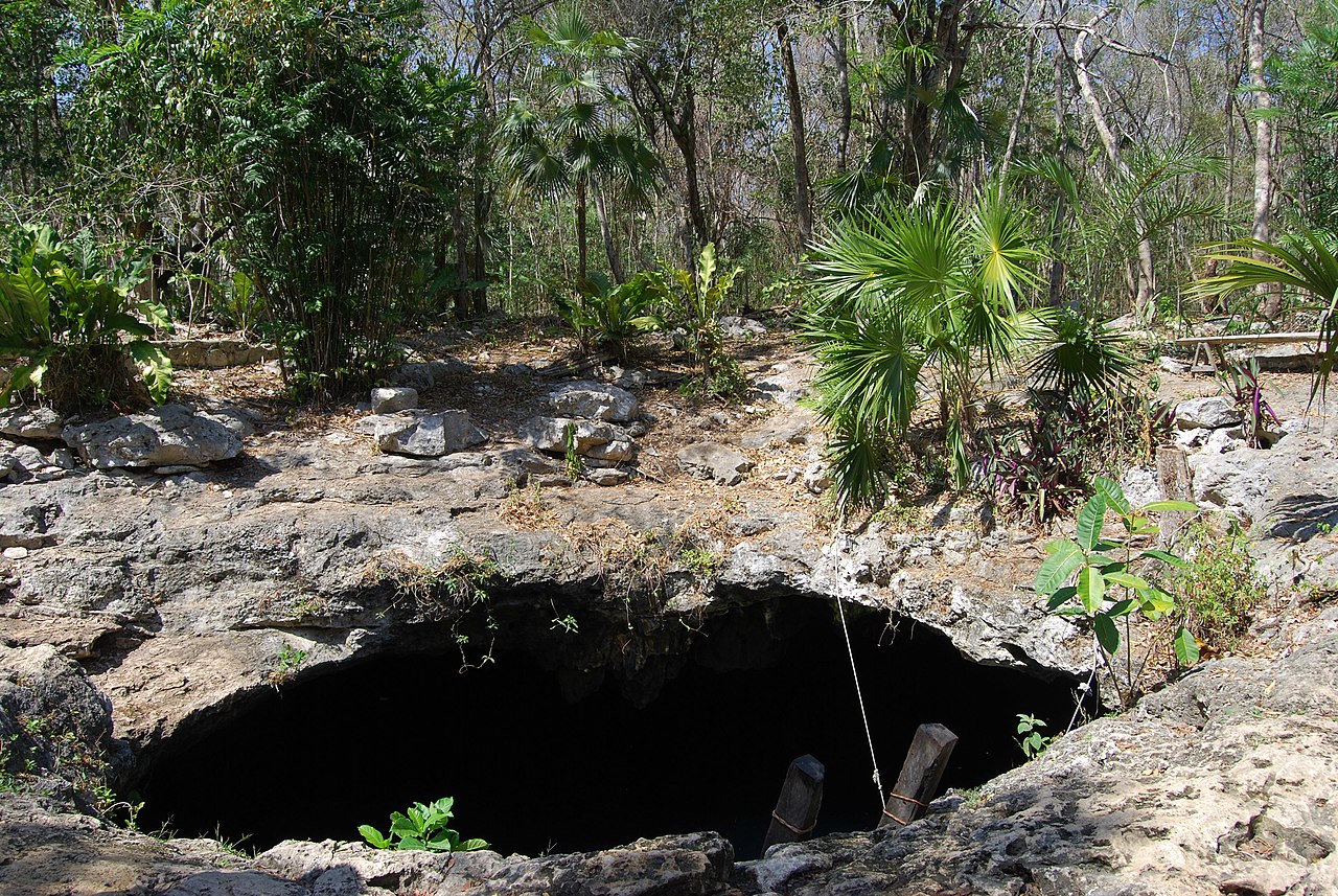 Cenote Calavera