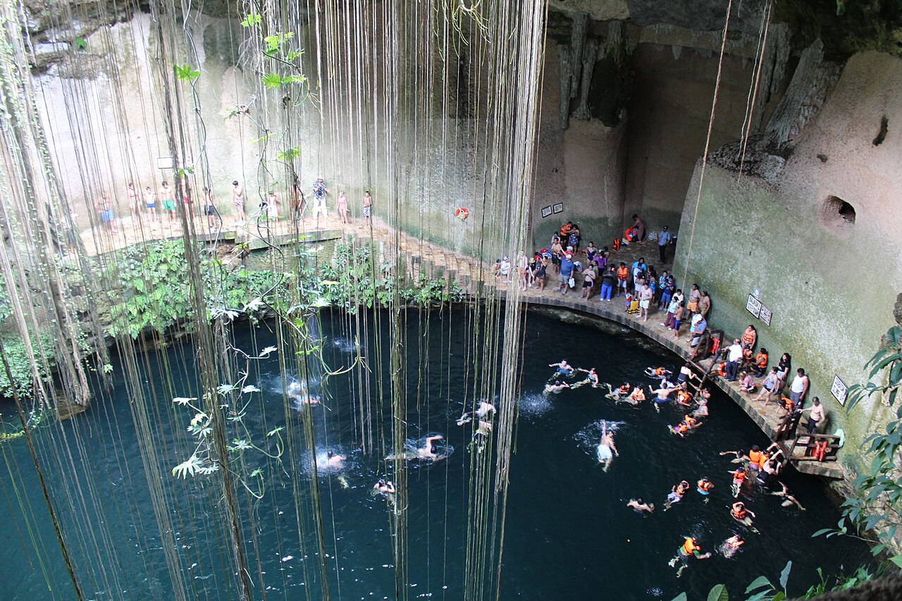 Cenote Ik Kil photo 4